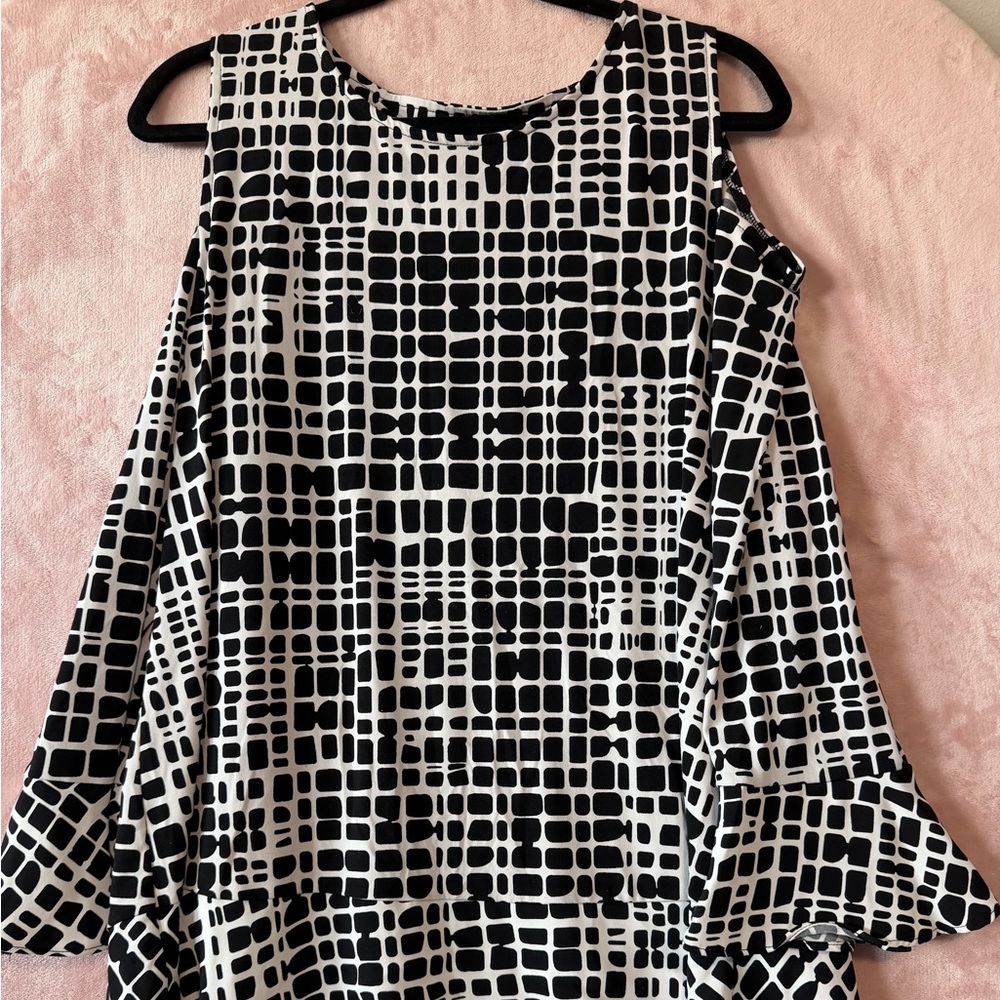 Alfani Black and White Abstract Print Top Y2K
